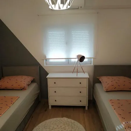 Apartamento Avisi *